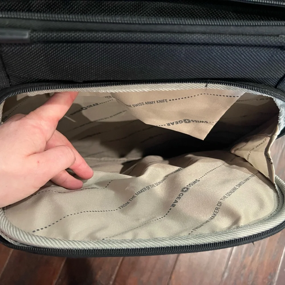 SwissGear Black Softside Carry-On Roller